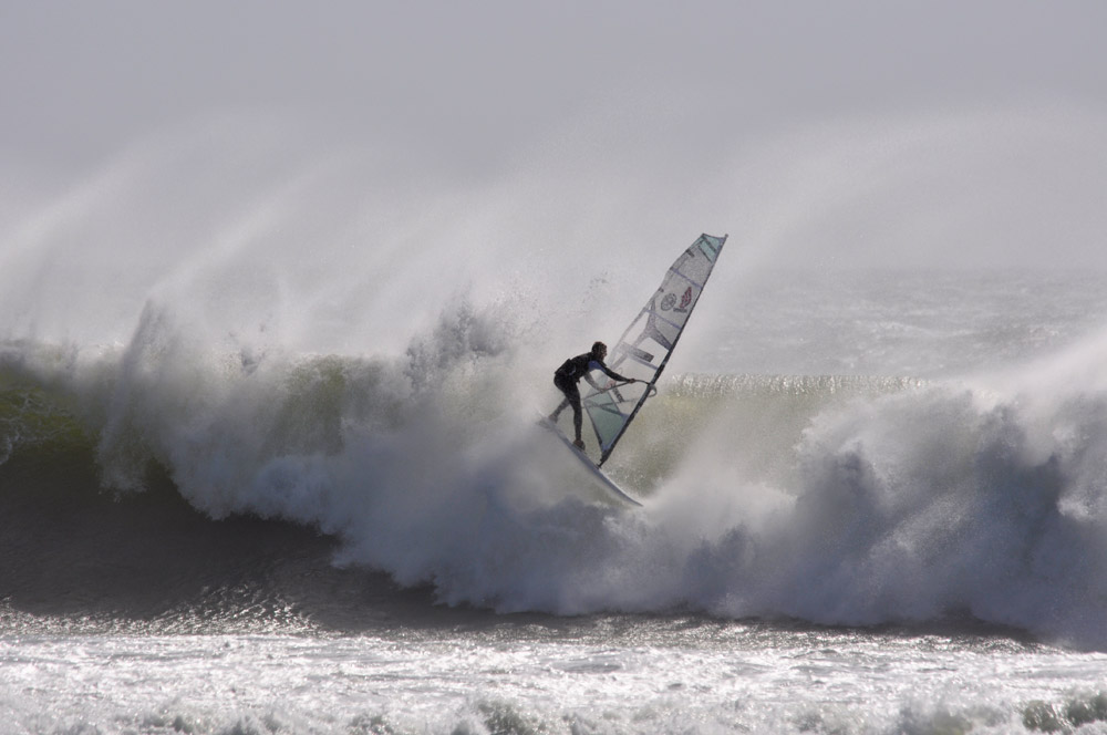 brawhinhowipeoutingo_windsurfersde.jpg